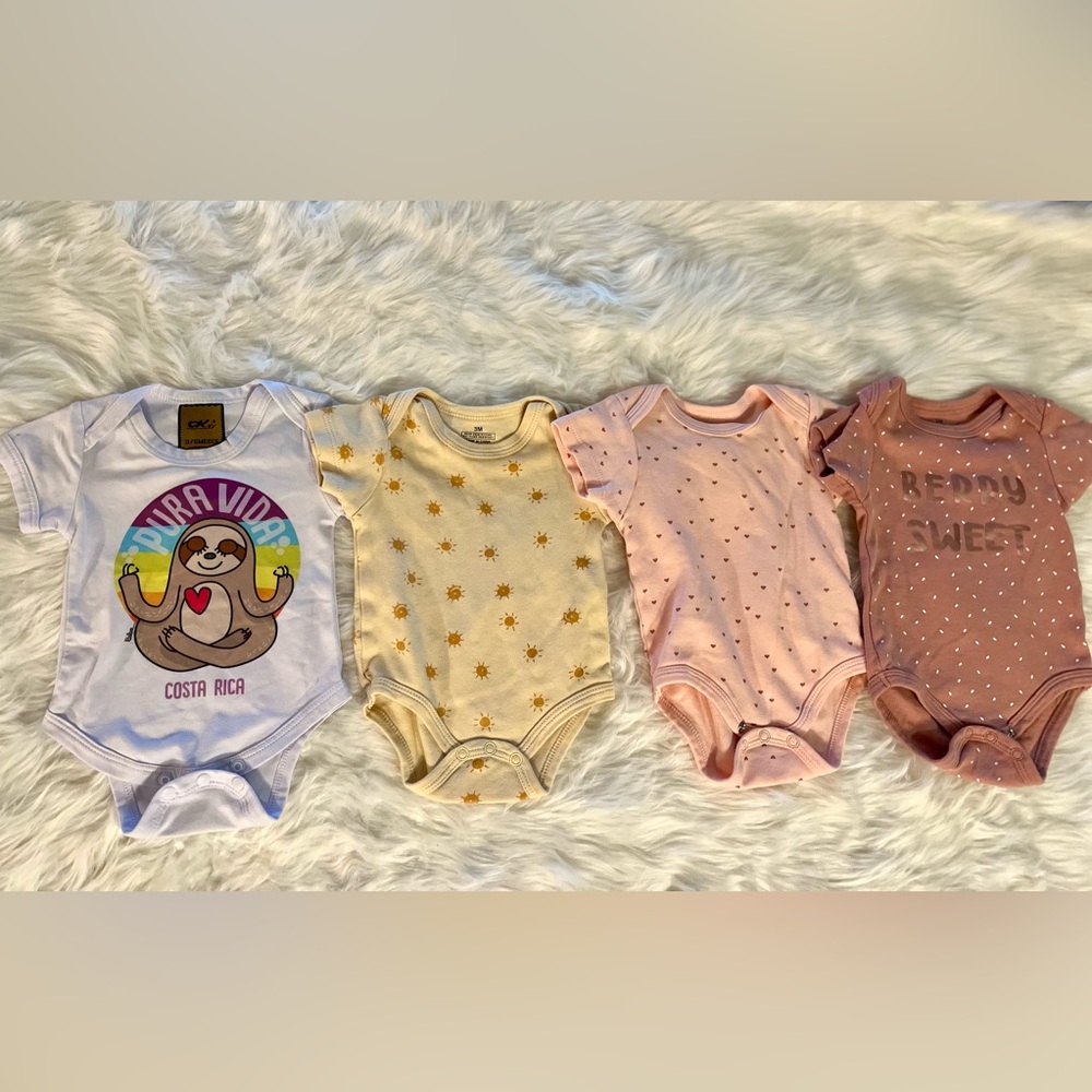 Baby Girl Lot Of 4 One Piece Outfits Size 3-6 Months